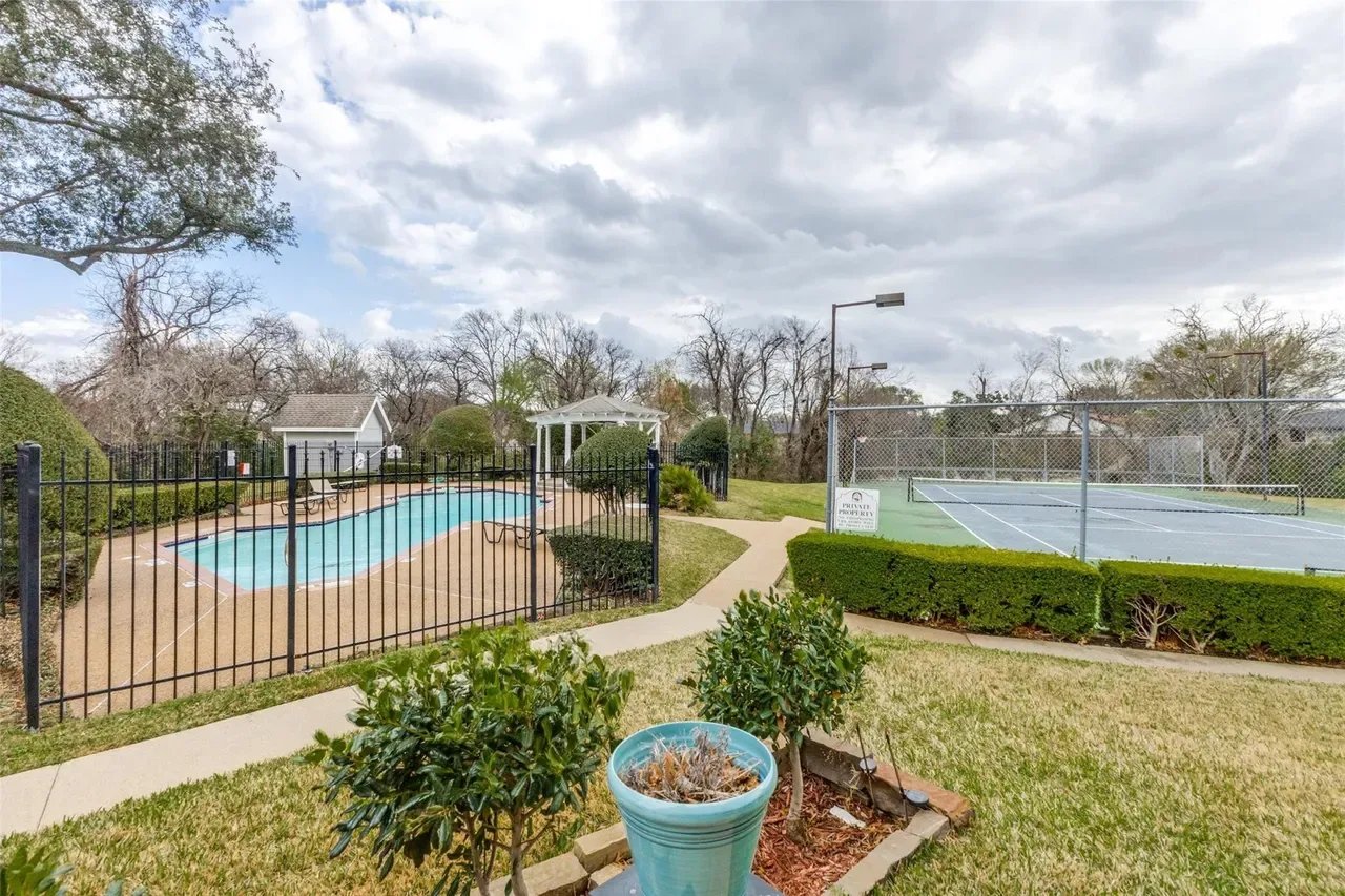 Arbor Creek brick patio home